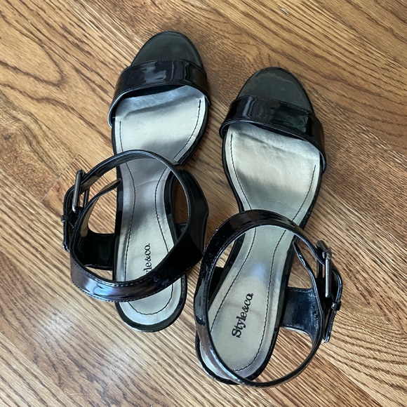 Style & Co Patent Sandals, Size 8M - Picture 4 of 7
